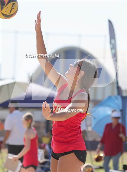 Thumbnail 1 in Cathedral Catholic vs. Torrey Pines (CIF SDS Open Division Final) photogallery.