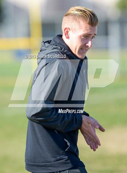 Thumbnail 2 in Villa Park vs. Redondo Union (Marina Tournament) photogallery.