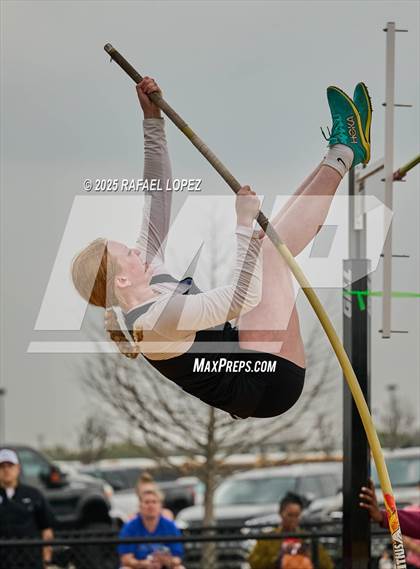 Thumbnail 3 in CCISD Ruben C Jordan Relays (Pole Vault) photogallery.