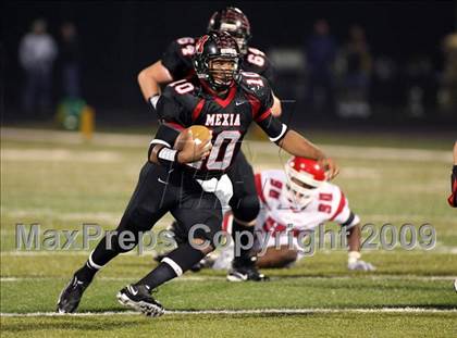 Thumbnail 3 in Mexia vs. Carthage (Texas 3A Region III Area Playoffs) photogallery.