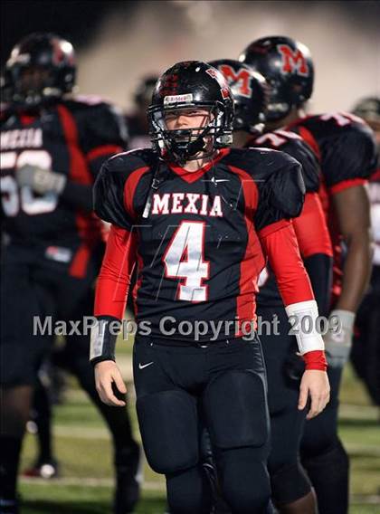 Thumbnail 2 in Mexia vs. Carthage (Texas 3A Region III Area Playoffs) photogallery.
