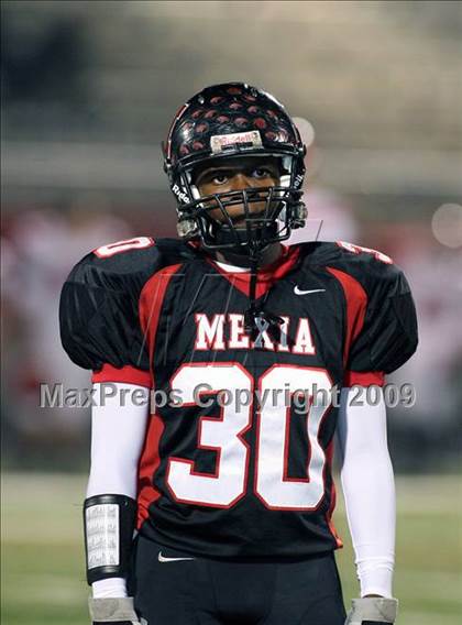 Thumbnail 3 in Mexia vs. Carthage (Texas 3A Region III Area Playoffs) photogallery.
