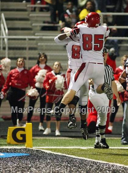 Thumbnail 2 in Mexia vs. Carthage (Texas 3A Region III Area Playoffs) photogallery.
