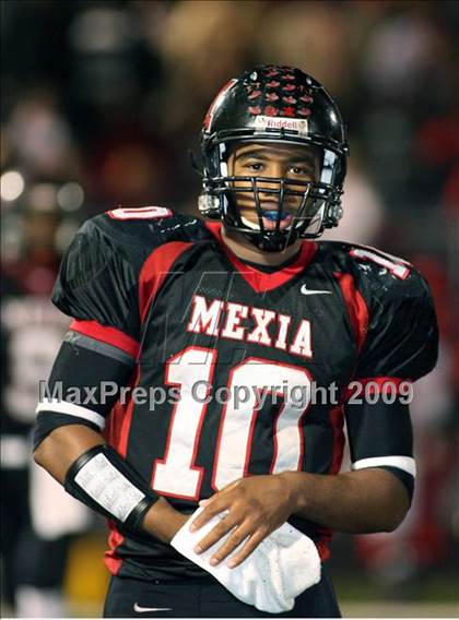 Thumbnail 2 in Mexia vs. Carthage (Texas 3A Region III Area Playoffs) photogallery.