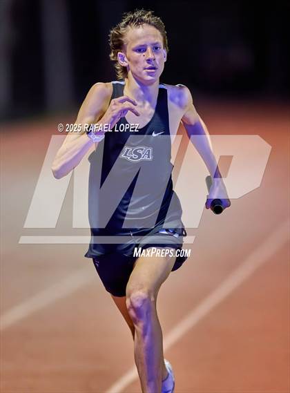 Thumbnail 1 in Eagle No Tax Relays (4x400M) photogallery.