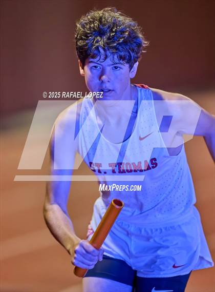 Thumbnail 1 in Eagle No Tax Relays (4x400M) photogallery.