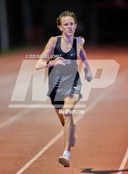 Thumbnail 2 in Eagle No Tax Relays (4x400M) photogallery.