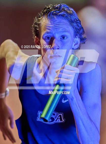 Thumbnail 1 in Eagle No Tax Relays (4x400M) photogallery.