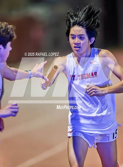 Thumbnail 1 in Eagle No Tax Relays (4x400M) photogallery.