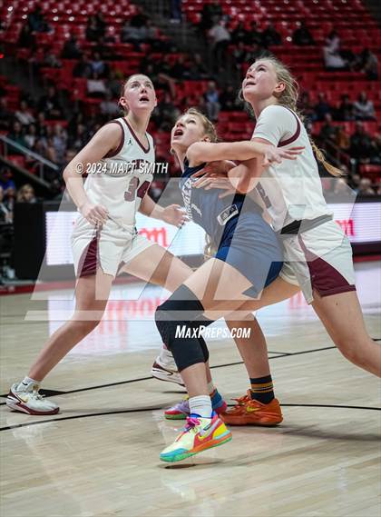 Thumbnail 3 in Lone Peak vs. Corner Canyon (UHSAA 6A Semifinal) photogallery.