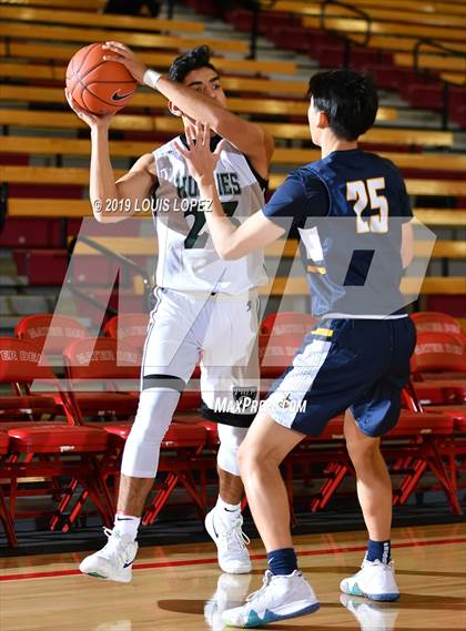 Thumbnail 1 in Fairmont Prep vs. Crean Lutheran (Nike Extravaganza) photogallery.