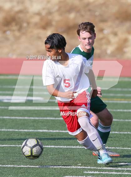 Thumbnail 1 in Hoover vs. Poway (26th Annual San Diego Holiday Classic) photogallery.