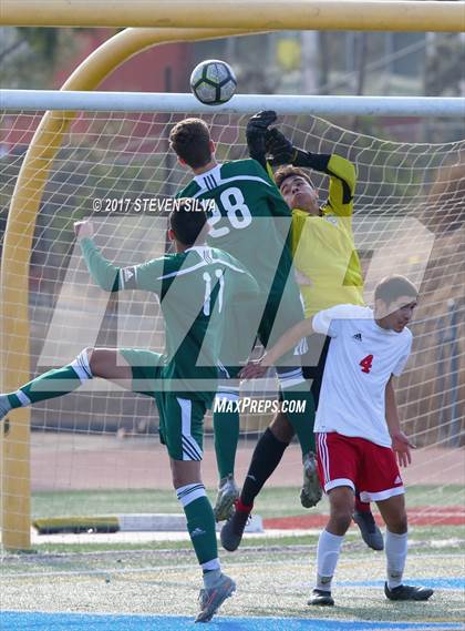 Thumbnail 2 in Hoover vs. Poway (26th Annual San Diego Holiday Classic) photogallery.
