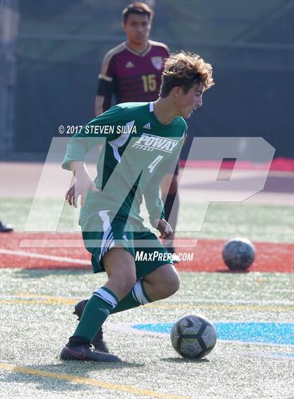 Thumbnail 1 in Hoover vs. Poway (26th Annual San Diego Holiday Classic) photogallery.
