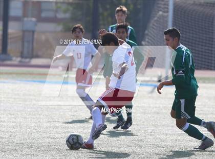 Thumbnail 2 in Hoover vs. Poway (26th Annual San Diego Holiday Classic) photogallery.