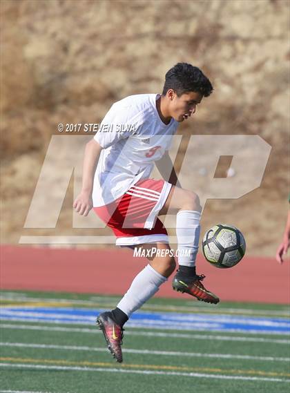 Thumbnail 3 in Hoover vs. Poway (26th Annual San Diego Holiday Classic) photogallery.