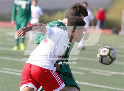 Thumbnail 2 in Hoover vs. Poway (26th Annual San Diego Holiday Classic) photogallery.