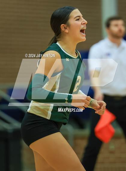 Thumbnail 1 in Whitewright vs. Valley Mills (UIL Volleyball 2A Region 2 Semi) photogallery.