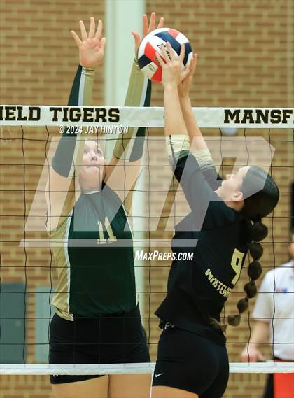 Thumbnail 2 in Whitewright vs. Valley Mills (UIL Volleyball 2A Region 2 Semi) photogallery.