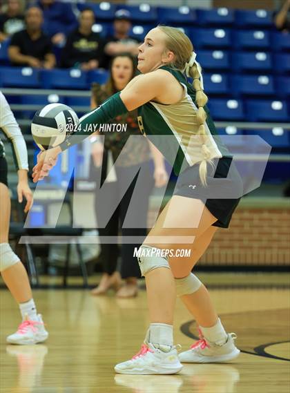 Thumbnail 2 in Whitewright vs. Valley Mills (UIL Volleyball 2A Region 2 Semi) photogallery.
