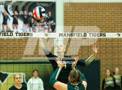 Thumbnail 1 in Whitewright vs. Valley Mills (UIL Volleyball 2A Region 2 Semi) photogallery.