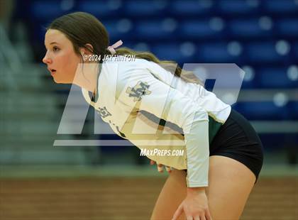 Thumbnail 2 in Whitewright vs. Valley Mills (UIL Volleyball 2A Region 2 Semi) photogallery.