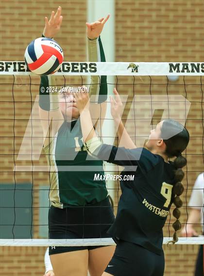 Thumbnail 3 in Whitewright vs. Valley Mills (UIL Volleyball 2A Region 2 Semi) photogallery.