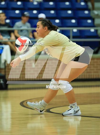 Thumbnail 3 in Whitewright vs. Valley Mills (UIL Volleyball 2A Region 2 Semi) photogallery.