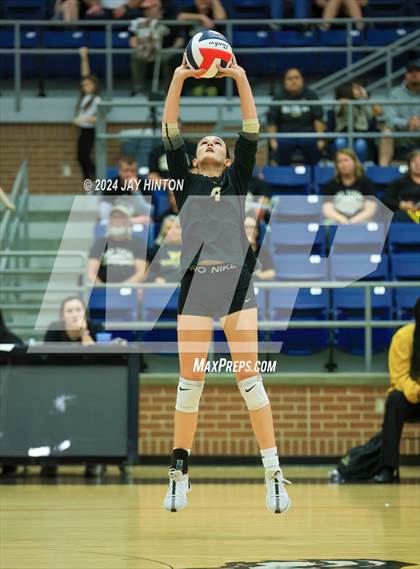 Thumbnail 3 in Whitewright vs. Valley Mills (UIL Volleyball 2A Region 2 Semi) photogallery.