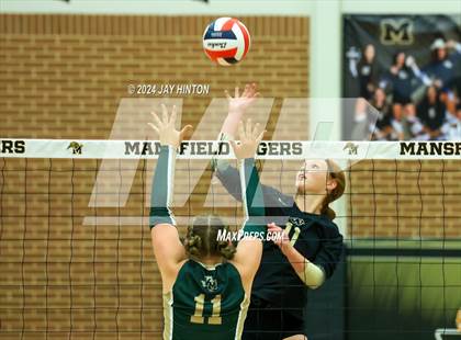 Thumbnail 1 in Whitewright vs. Valley Mills (UIL Volleyball 2A Region 2 Semi) photogallery.