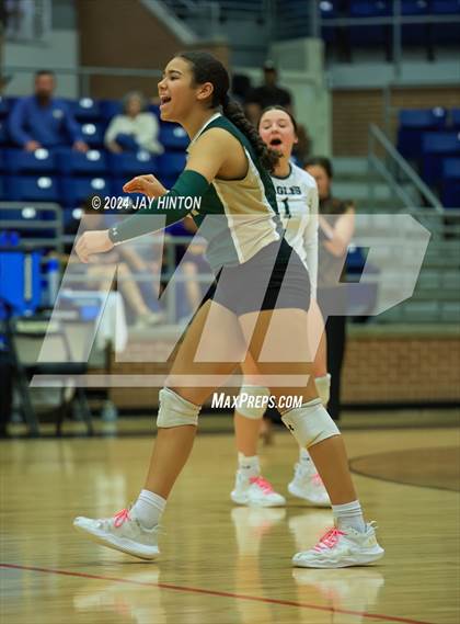 Thumbnail 2 in Whitewright vs. Valley Mills (UIL Volleyball 2A Region 2 Semi) photogallery.