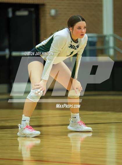 Thumbnail 1 in Whitewright vs. Valley Mills (UIL Volleyball 2A Region 2 Semi) photogallery.