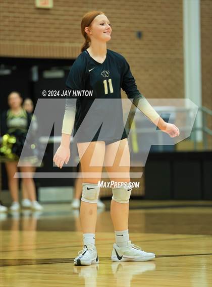 Thumbnail 3 in Whitewright vs. Valley Mills (UIL Volleyball 2A Region 2 Semi) photogallery.