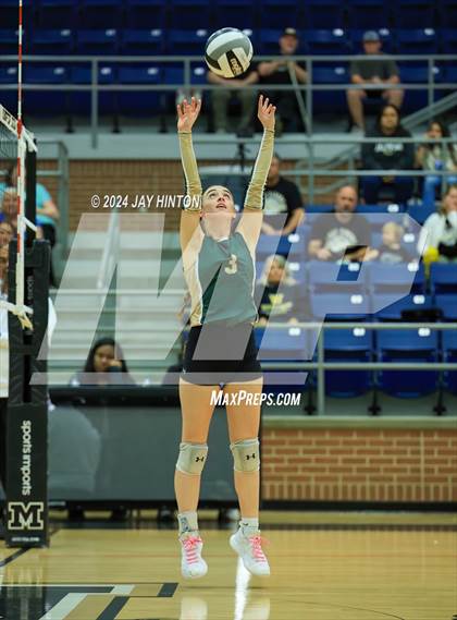 Thumbnail 1 in Whitewright vs. Valley Mills (UIL Volleyball 2A Region 2 Semi) photogallery.