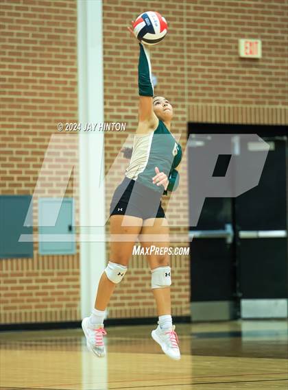 Thumbnail 3 in Whitewright vs. Valley Mills (UIL Volleyball 2A Region 2 Semi) photogallery.
