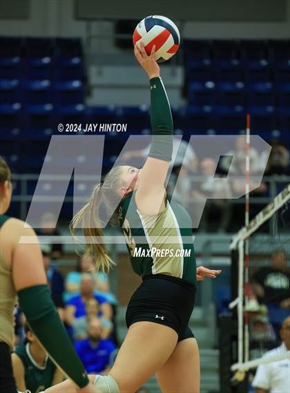 Thumbnail 2 in Whitewright vs. Valley Mills (UIL Volleyball 2A Region 2 Semi) photogallery.