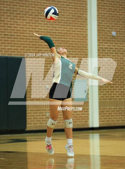 Thumbnail 1 in Whitewright vs. Valley Mills (UIL Volleyball 2A Region 2 Semi) photogallery.