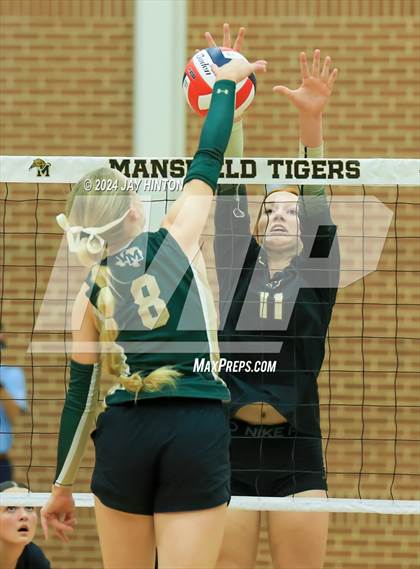 Thumbnail 2 in Whitewright vs. Valley Mills (UIL Volleyball 2A Region 2 Semi) photogallery.