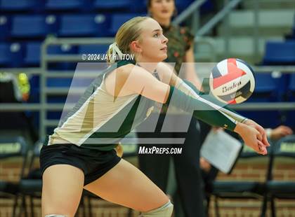 Thumbnail 1 in Whitewright vs. Valley Mills (UIL Volleyball 2A Region 2 Semi) photogallery.