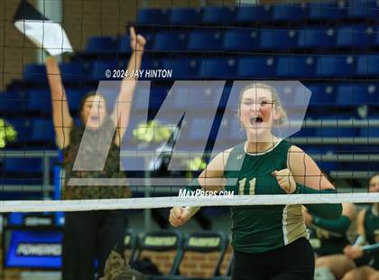 Thumbnail 1 in Whitewright vs. Valley Mills (UIL Volleyball 2A Region 2 Semi) photogallery.