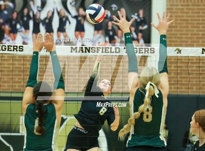 Thumbnail 3 in Whitewright vs. Valley Mills (UIL Volleyball 2A Region 2 Semi) photogallery.