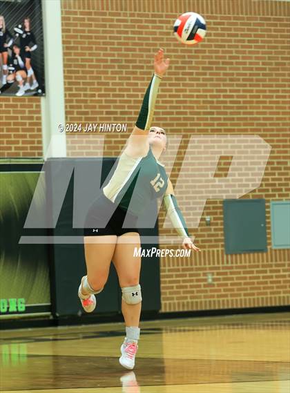 Thumbnail 1 in Whitewright vs. Valley Mills (UIL Volleyball 2A Region 2 Semi) photogallery.