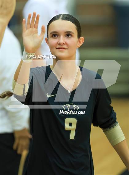 Thumbnail 3 in Whitewright vs. Valley Mills (UIL Volleyball 2A Region 2 Semi) photogallery.