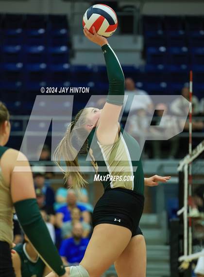 Thumbnail 1 in Whitewright vs. Valley Mills (UIL Volleyball 2A Region 2 Semi) photogallery.