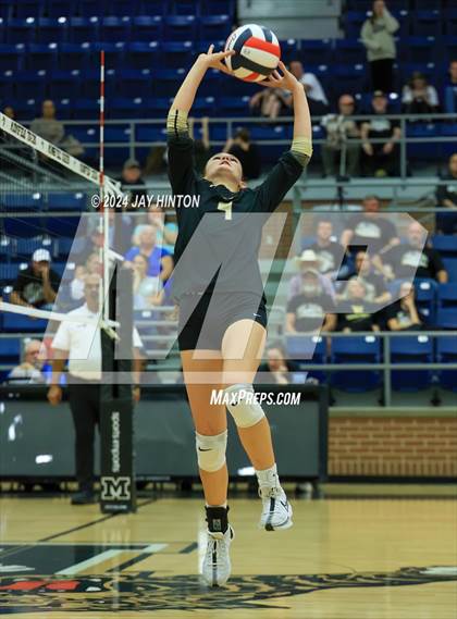 Thumbnail 2 in Whitewright vs. Valley Mills (UIL Volleyball 2A Region 2 Semi) photogallery.