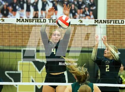 Thumbnail 1 in Whitewright vs. Valley Mills (UIL Volleyball 2A Region 2 Semi) photogallery.