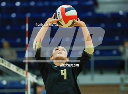 Thumbnail 2 in Whitewright vs. Valley Mills (UIL Volleyball 2A Region 2 Semi) photogallery.