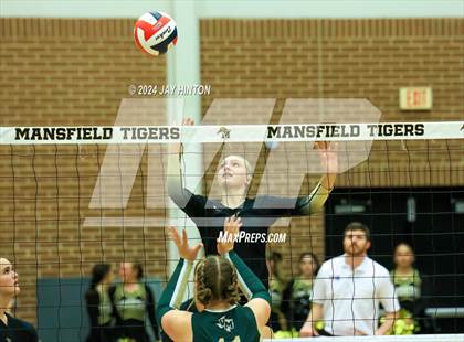 Thumbnail 2 in Whitewright vs. Valley Mills (UIL Volleyball 2A Region 2 Semi) photogallery.