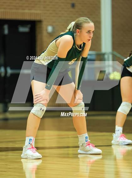 Thumbnail 3 in Whitewright vs. Valley Mills (UIL Volleyball 2A Region 2 Semi) photogallery.