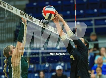 Thumbnail 3 in Whitewright vs. Valley Mills (UIL Volleyball 2A Region 2 Semi) photogallery.